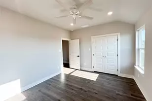 913 Cooksey Ct, Grandview, TX 76050 - Photo 12