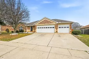 528 Bretts Way, Burleson, TX 76028 - Photo 4