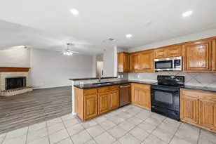 528 Bretts Way, Burleson, TX 76028 - Photo 12