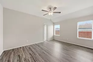 528 Bretts Way, Burleson, TX 76028 - Photo 16