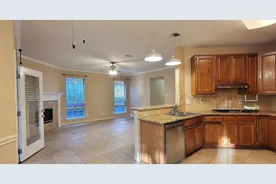 9807 Sunrise Court, Irving, TX 75063 - Photo 8