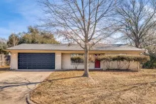 101 N Shannon St, Kaufman, TX 75142 - Photo 1