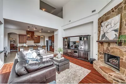 512 Castlewood Drive, McKinney, TX 75071 - Photo 2
