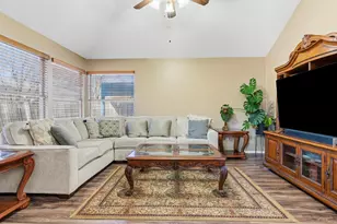 6410 St Alban Ct, Arlington, TX 76001 - Photo 18