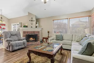 6410 St Alban Ct, Arlington, TX 76001 - Photo 16