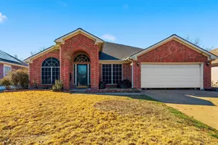 6410 St Alban Ct, Arlington, TX 76001 - Photo 1