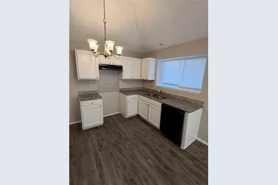 201 Valley Spring Drive, Arlington, TX 76018 - Photo 8