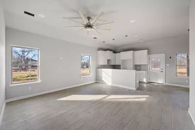 101 N Goodman Avenue, Kerens, TX 75144 - Photo 2