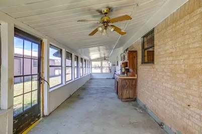 1911 Joslin Street, Cleburne, TX 76033 - Photo 32