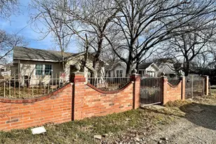 502 N Kramer Dr, Dallas, TX 75211 - Photo 2