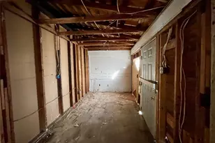 502 N Kramer Dr, Dallas, TX 75211 - Photo 14