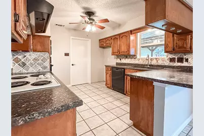 742 Maple Glen Drive, Garland, TX 75043 - Photo 10