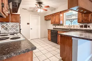 742 Maple Glen Dr, Garland, TX 75043 - Photo 10