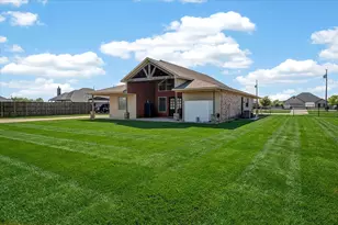 611 Mohawk Dr, Tioga, TX 76271 - Photo 32