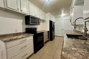 2734 Mildred St, Waco, TX 76706 - Photo 8