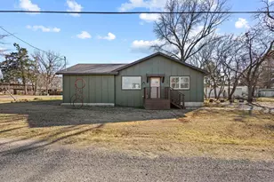 210 Hiland Ln, Pottsboro, TX 75076 - Photo 2