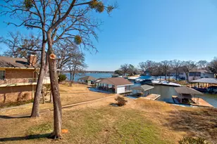 207 Kiowa Dr W, Lake Kiowa, TX 76240 - Photo 18