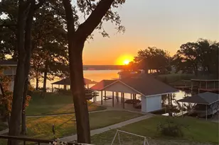 207 Kiowa Dr W, Lake Kiowa, TX 76240 - Photo 2