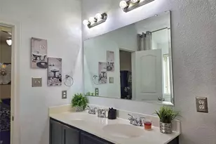 1813 Overlook Dr, Lancaster, TX 75146 - Photo 12