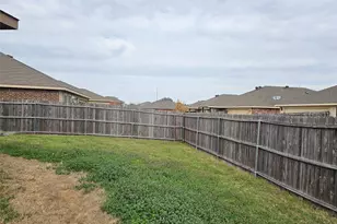 1813 Overlook Dr, Lancaster, TX 75146 - Photo 22