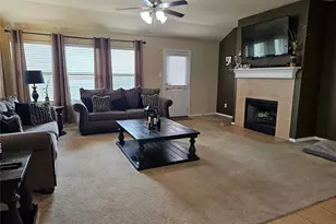 1813 Overlook Dr, Lancaster, TX 75146 - Photo 4