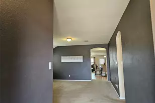 1813 Overlook Dr, Lancaster, TX 75146 - Photo 2