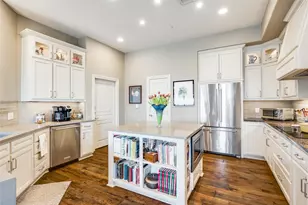 330 Las Colinas Blvd E, Irving, TX 75039 - Photo 10