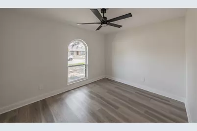 1946 Chesham Drive, Carrollton, TX 75007 - Photo 36