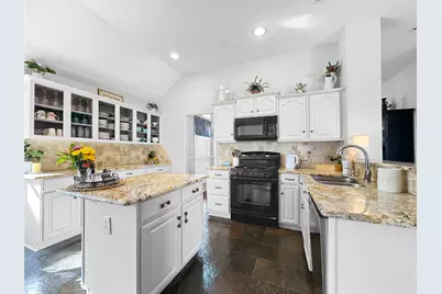 2625 Cheverny Drive, McKinney, TX 75070 - Photo 2