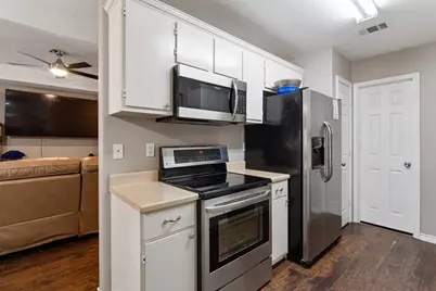 812 Barber Avenue, Cleburne, TX 76031 - Photo 12