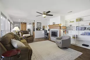 409 Country Club Dr, Joshua, TX 76058 - Photo 10