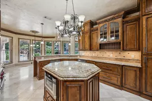 585 N Peytonville Ave, Southlake, TX 76092 - Photo 8