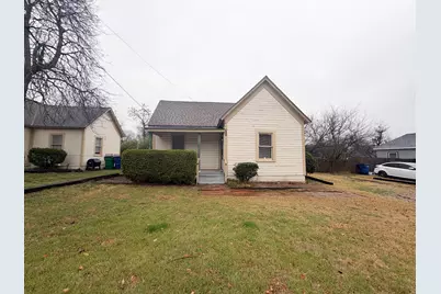 310 E Parks Avenue, Waxahachie, TX 75165 - Photo 1