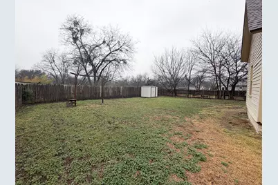 310 E Parks Avenue, Waxahachie, TX 75165 - Photo 14