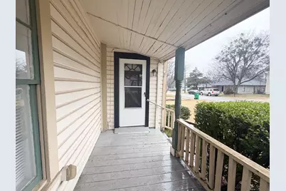 310 E Parks Avenue, Waxahachie, TX 75165 - Photo 2