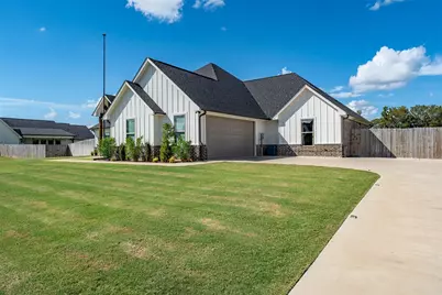 21849 Country Meadows, Bullard, TX 75757 - Photo 4