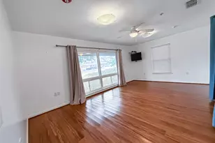 921 9th St, Grand Prairie, TX 75050 - Photo 32