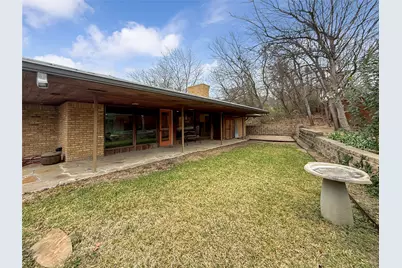 921 9th Street, Grand Prairie, TX 75050 - Photo 38