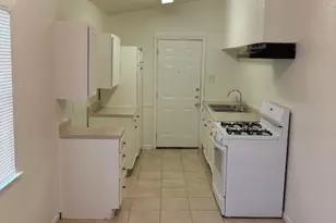 925 Grande Dr, Mesquite, TX 75149 - Photo 2