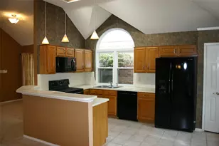 357 Arbor Ct, Euless, TX 76039 - Photo 2