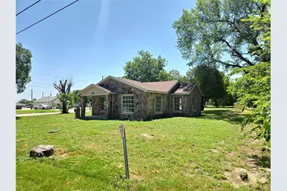 210 W Avenue A, Garland, TX 75040 - Photo 4