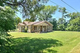 210 W Avenue A, Garland, TX 75040 - Photo 6