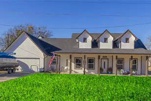 4000 Sioux Ct, Granbury, TX 76048 - Photo 2