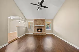 7258 Brentwood Stair Rd, Fort Worth, TX 76112 - Photo 10