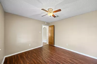 7258 Brentwood Stair Road, Fort Worth, TX 76112 - Photo 14