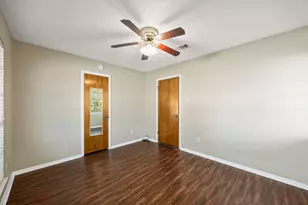 7258 Brentwood Stair Rd, Fort Worth, TX 76112 - Photo 16