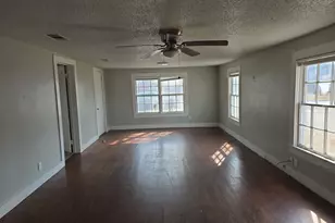 402 W 4th St, Kaufman, TX 75142 - Photo 14