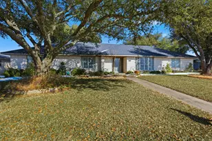 300 Red River Dr, Whitesboro, TX 76273 - Photo 1