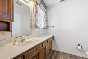 300 Red River Dr, Whitesboro, TX 76273 - Photo 24