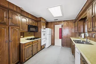 300 Red River Dr, Whitesboro, TX 76273 - Photo 16